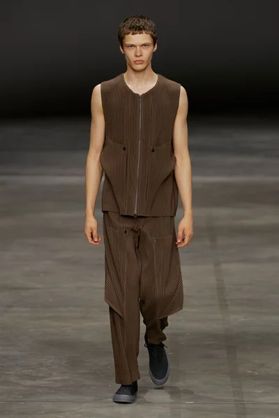 Look 29
